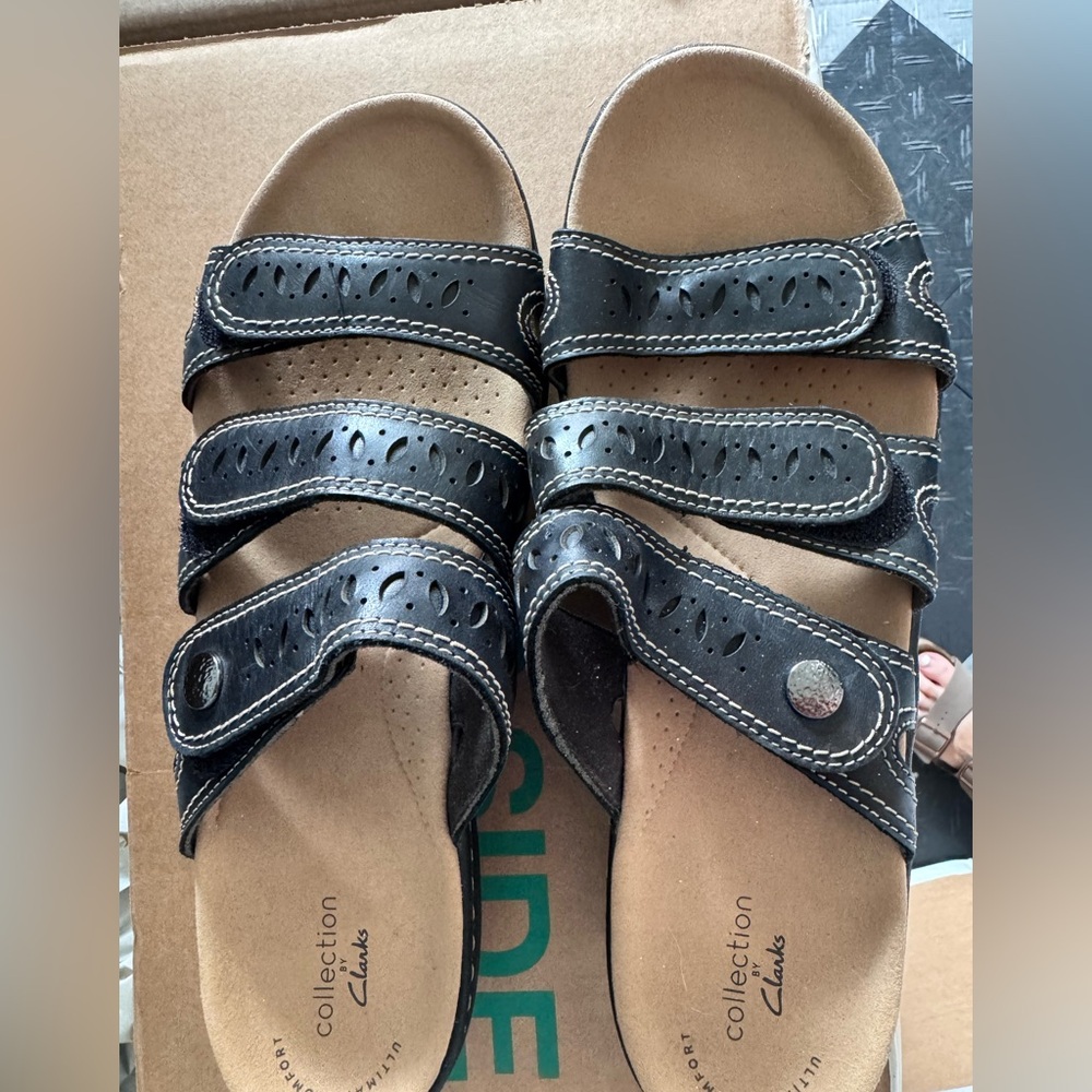 Clarks Black Leather Slide Sandals Size 10 NWOT